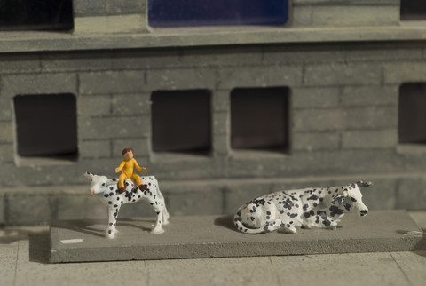 A Chicago cow sculpture hidden in The Great Train Story.